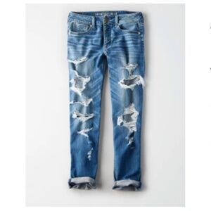 BNWT American Eagle Tomgirl Distressed Jeans